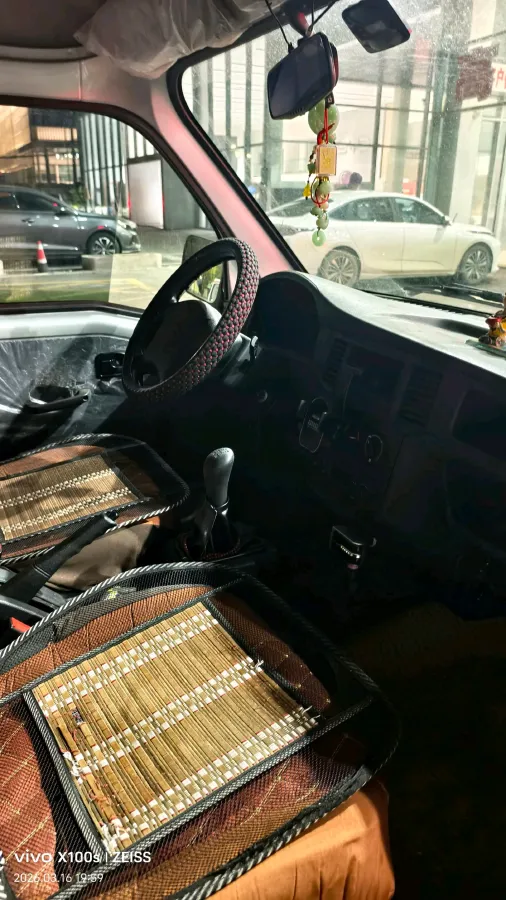 2015 WuLing ZhiGuang 1.2L 82HP L4 5MT,autocango,china used car exporter,china ev exporter,chinese used car exporter,chinese used ev exporter