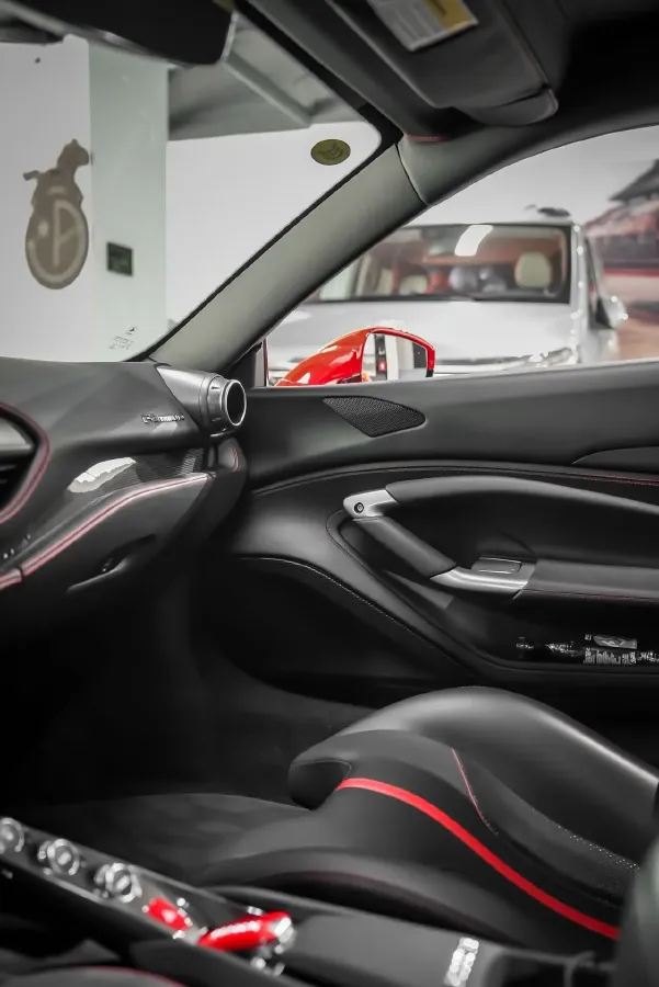 2019 Aston Martin DB11 5.2T 639HP V12 8AT,autocango,china used car exporter,china ev exporter,chinese used car exporter,chinese used ev exporter