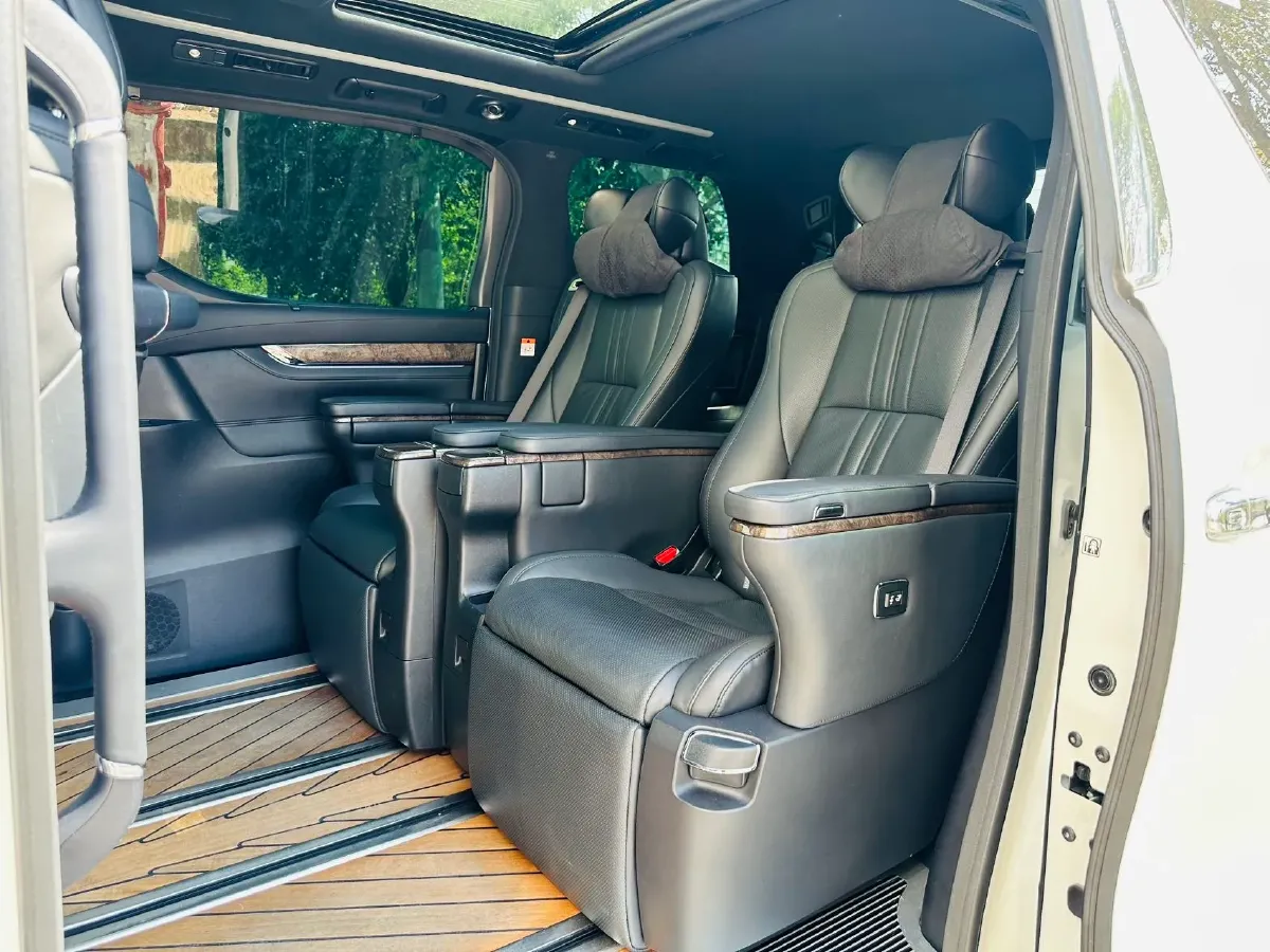 2021 Toyota Alphard 2.5L 117HP L4 E-CVT Hybrid,autocango,china used car exporter,china ev exporter,chinese used car exporter,chinese used ev exporter