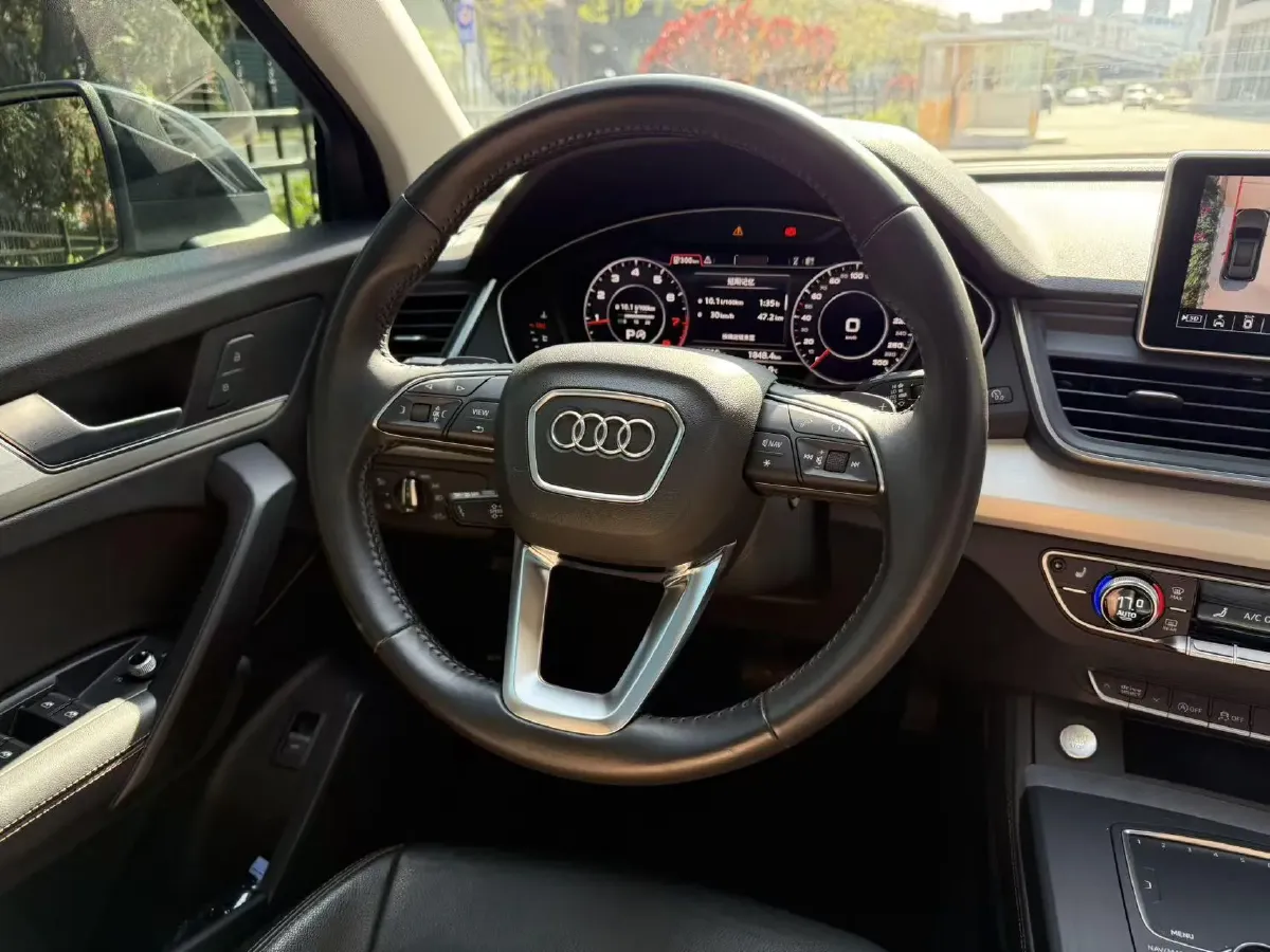 2020 Audi Q5L 2.0T 190HP L4 7DCT,autocango,china used car exporter,china ev exporter,chinese used car exporter,chinese used ev exporter