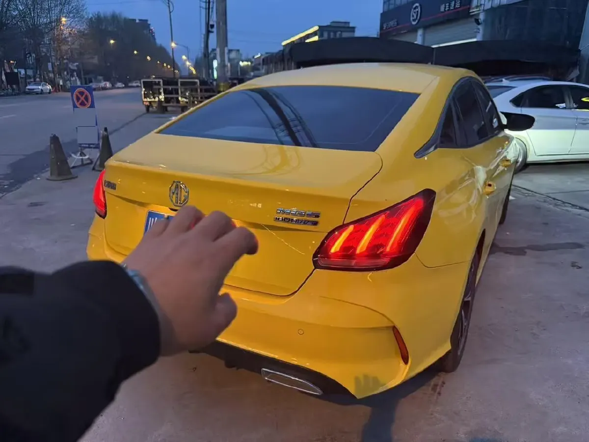 2021 MG 5 1.5L 120HP L4 5MT,autocango,china used car exporter,china ev exporter,chinese used car exporter,chinese used ev exporter