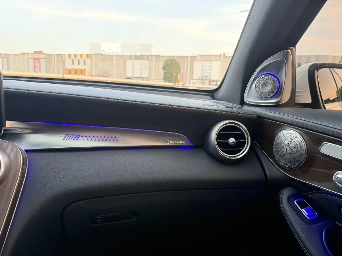 2020 Mercedes-Benz GLC Class 2.0T 197HP L4 9AT,autocango,china used car exporter,china ev exporter,chinese used car exporter,chinese used ev exporter