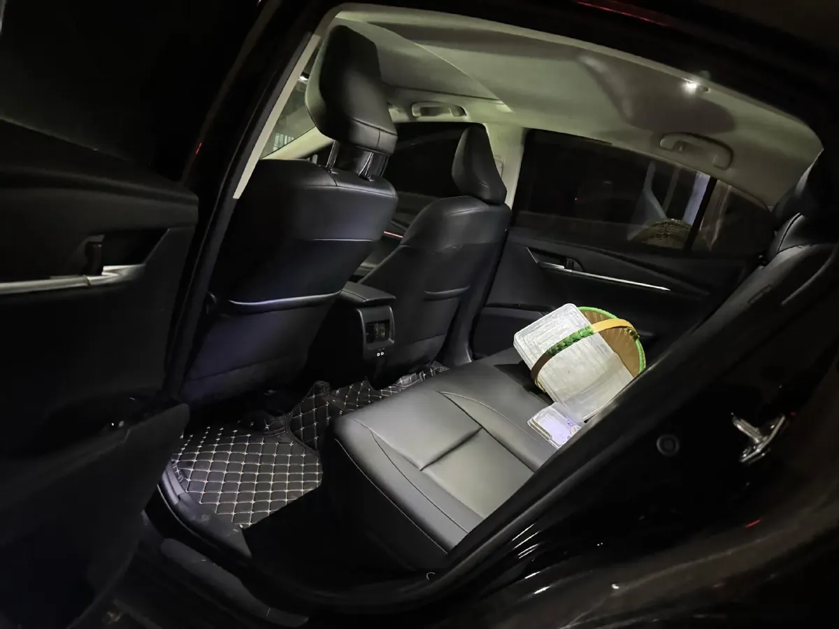 2024 Toyota Camry 2.0L 152HP L4 E-CVT Hybrid,autocango,china used car exporter,china ev exporter,chinese used car exporter,chinese used ev exporter