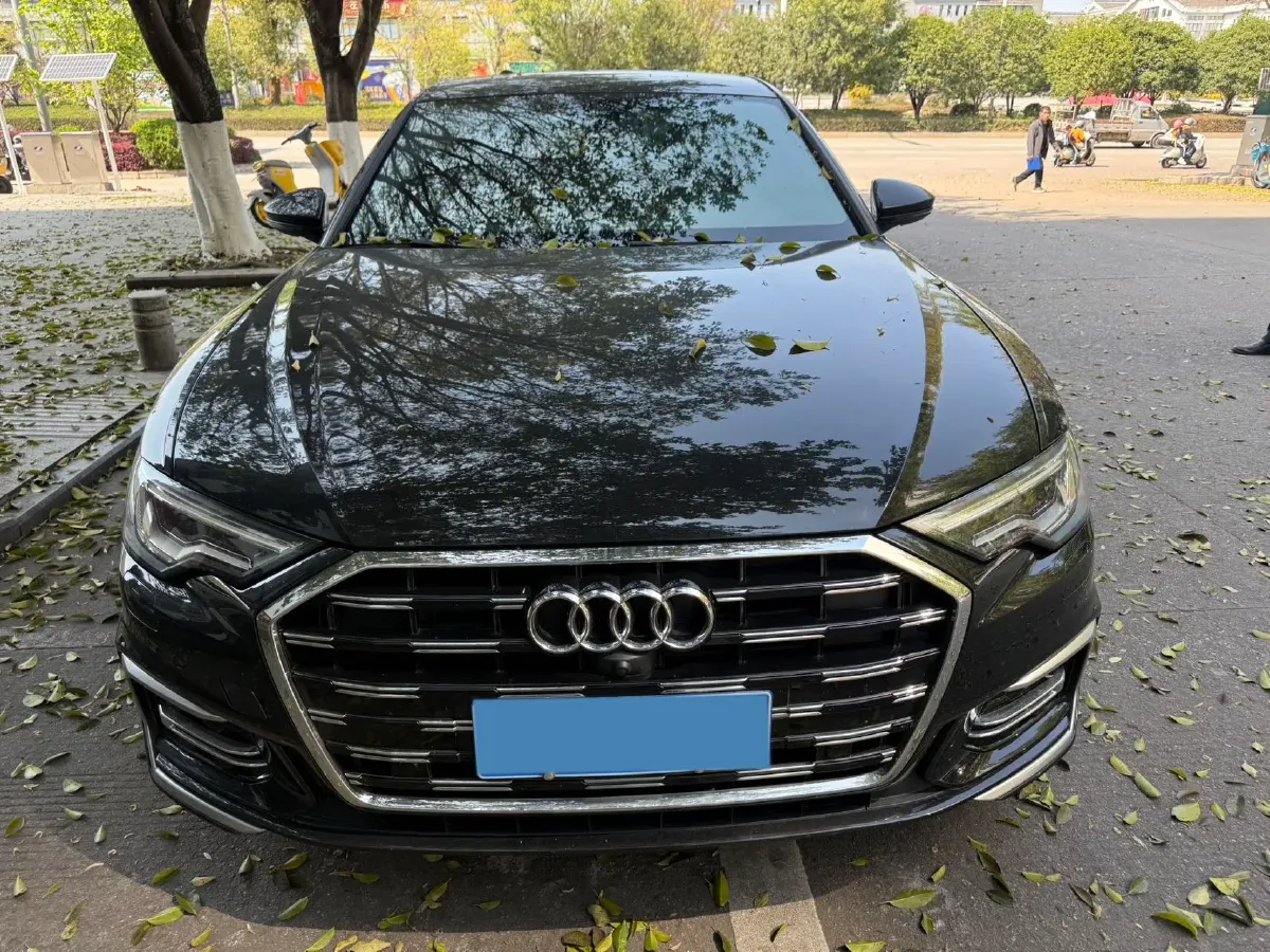 2023 Audi A6L 2.0T 245HP L4 7DCT,autocango,china used car exporter,china ev exporter,chinese used car exporter,chinese used ev exporter