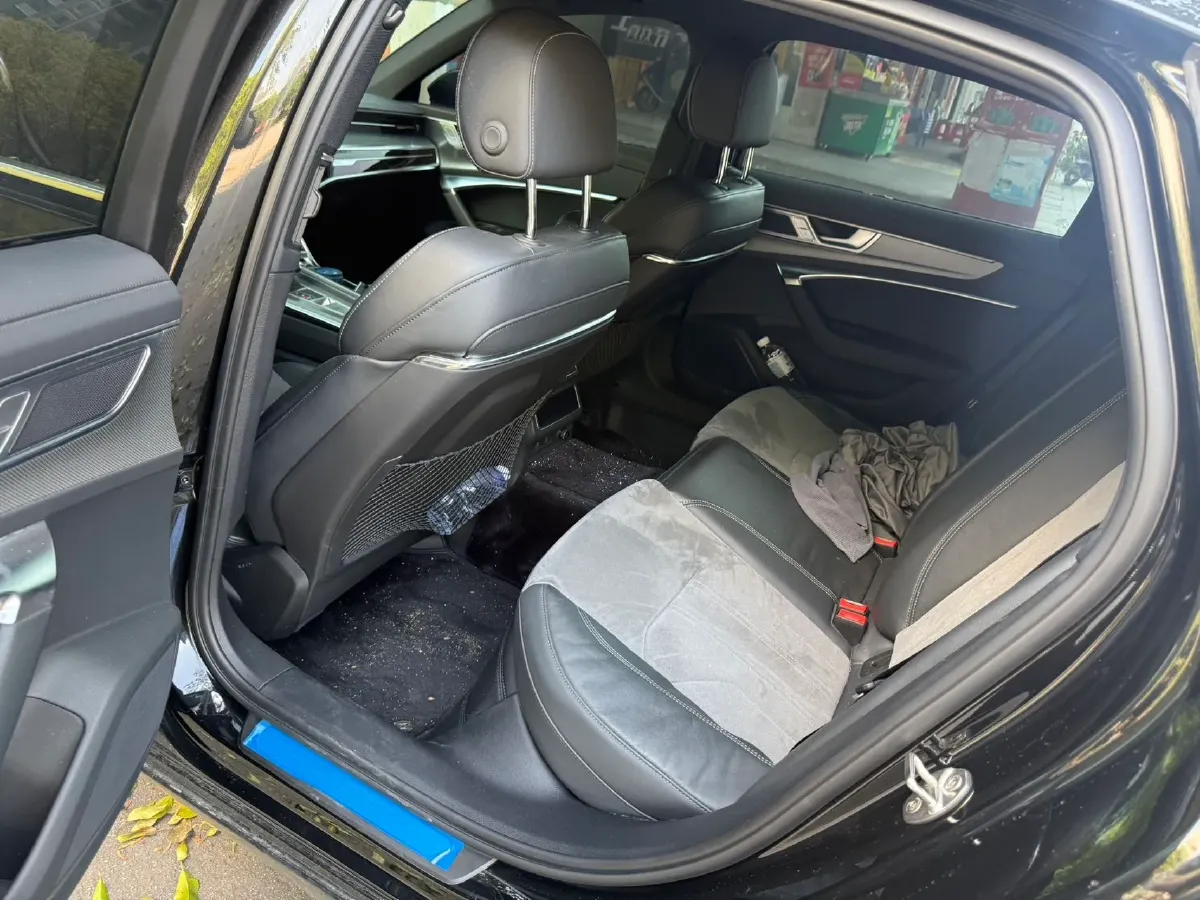 2023 Audi A6L 2.0T 245HP L4 7DCT,autocango,china used car exporter,china ev exporter,chinese used car exporter,chinese used ev exporter