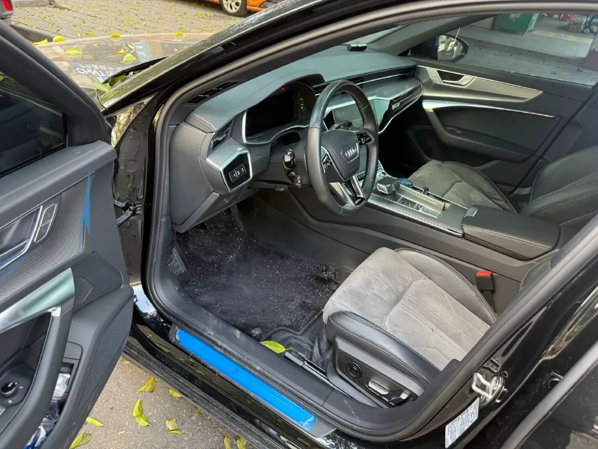 2023 Audi A6L 2.0T 245HP L4 7DCT,autocango,china used car exporter,china ev exporter,chinese used car exporter,chinese used ev exporter