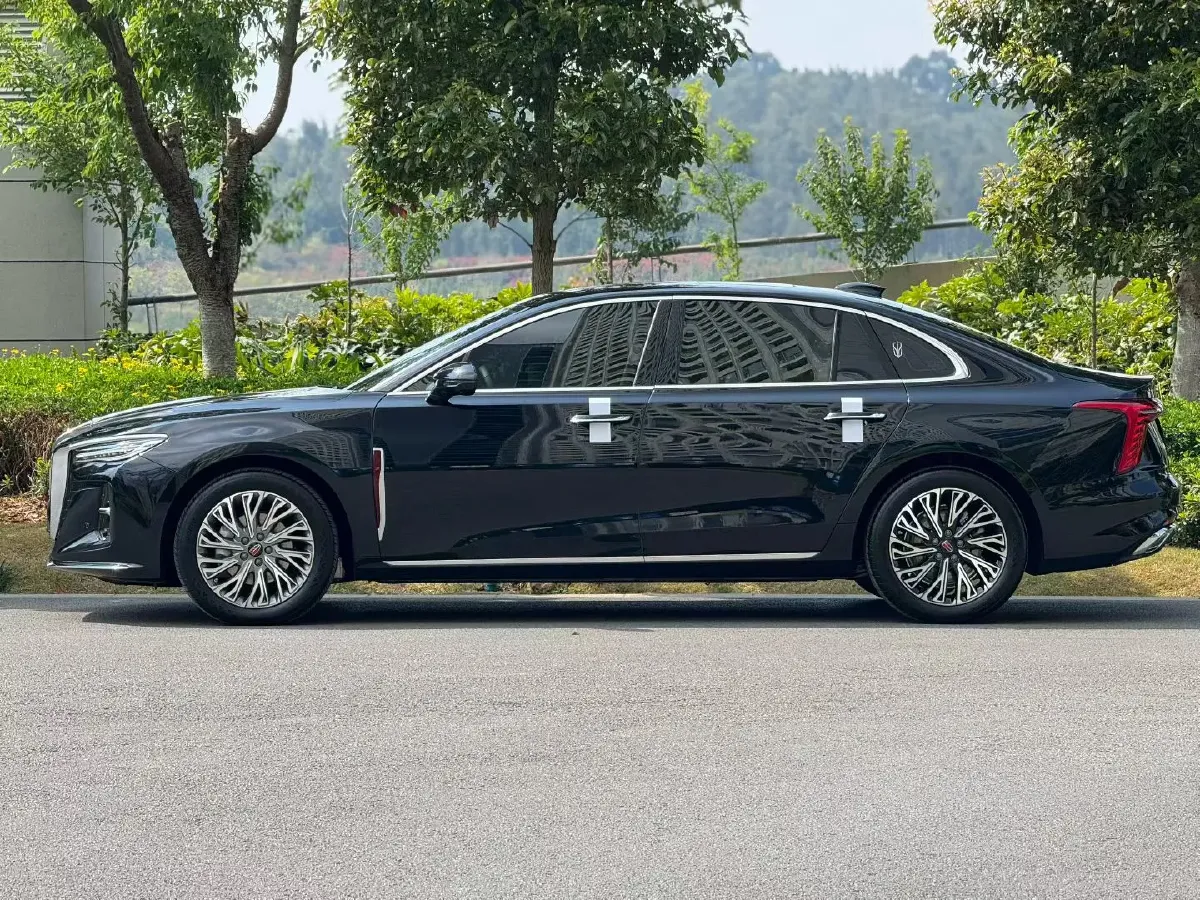 2023 HongQi H5 2.0T 224HP L4 8AT,autocango,china used car exporter,china ev exporter,chinese used car exporter,chinese used ev exporter