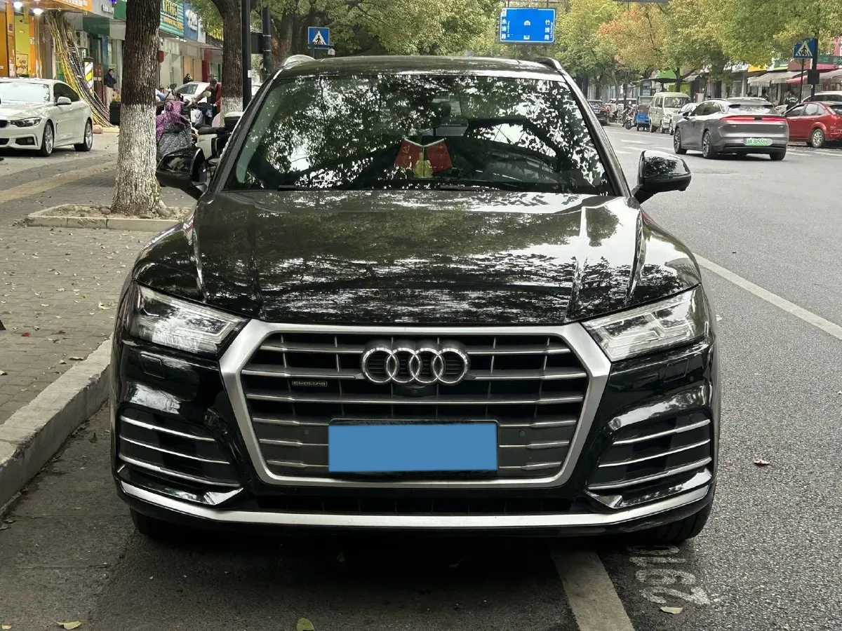 2020 Audi Q5L 2.0T 190HP L4 7DCT,autocango,china used car exporter,china ev exporter,chinese used car exporter,chinese used ev exporter