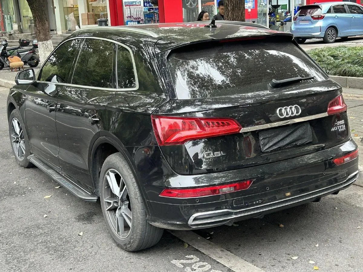 2020 Audi Q5L 2.0T 190HP L4 7DCT,autocango,china used car exporter,china ev exporter,chinese used car exporter,chinese used ev exporter
