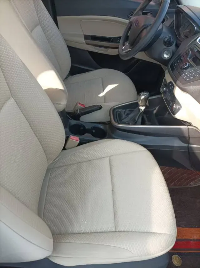 2017 Ford Escort 1.5L 113HP L4 5MT,autocango,china used car exporter,china ev exporter,chinese used car exporter,chinese used ev exporter