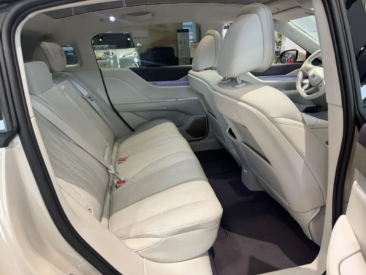 2026 Avatr 07 1.5T 156HP L4 REEV,autocango,china used car exporter,china ev exporter,chinese used car exporter,chinese used ev exporter