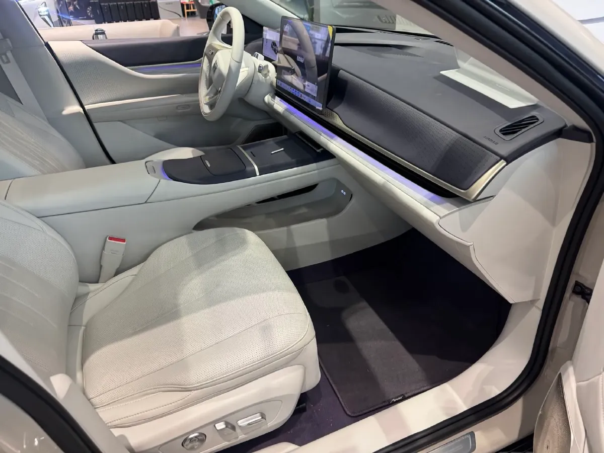 2026 Avatr 07 1.5T 156HP L4 REEV,autocango,china used car exporter,china ev exporter,chinese used car exporter,chinese used ev exporter