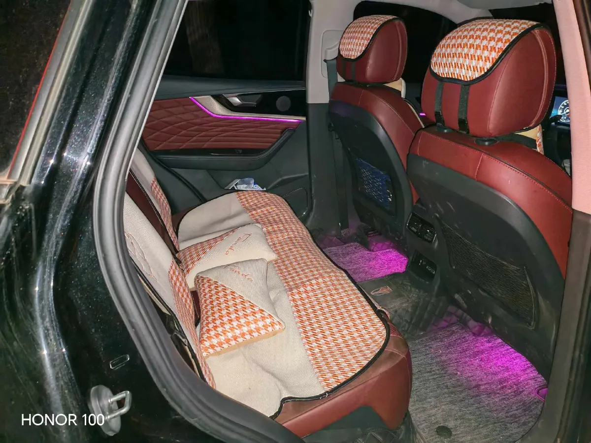 2022 HongQi HS5 2.0T 224HP L4 6AT,autocango,china used car exporter,china ev exporter,chinese used car exporter,chinese used ev exporter