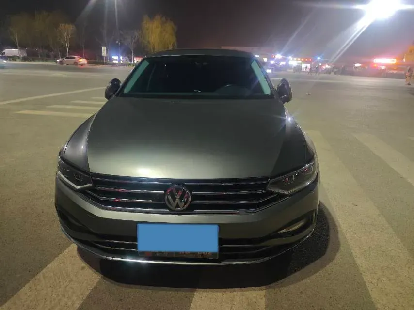 2020 Volkswagen Magotan 2.0T 186HP L4 7DCT,autocango,china used car exporter,china ev exporter,chinese used car exporter,chinese used ev exporter