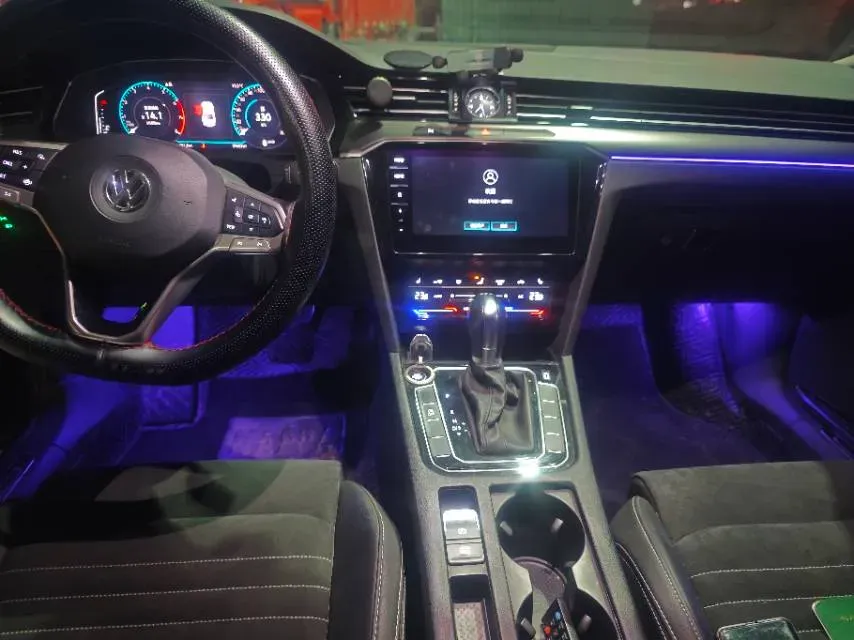 2020 Volkswagen Magotan 2.0T 186HP L4 7DCT,autocango,china used car exporter,china ev exporter,chinese used car exporter,chinese used ev exporter