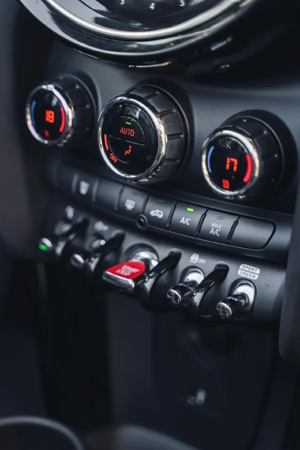 2022 MINI MINI 2.0T 192HP L4 7DCT,autocango,china used car exporter,china ev exporter,chinese used car exporter,chinese used ev exporter