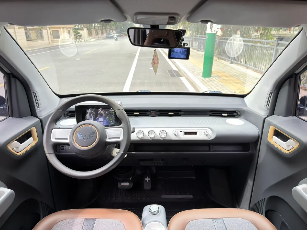 2022 WuLing HongGuang MINI EV BEV 17.3KWH,autocango,china used car exporter,china ev exporter,chinese used car exporter,chinese used ev exporter