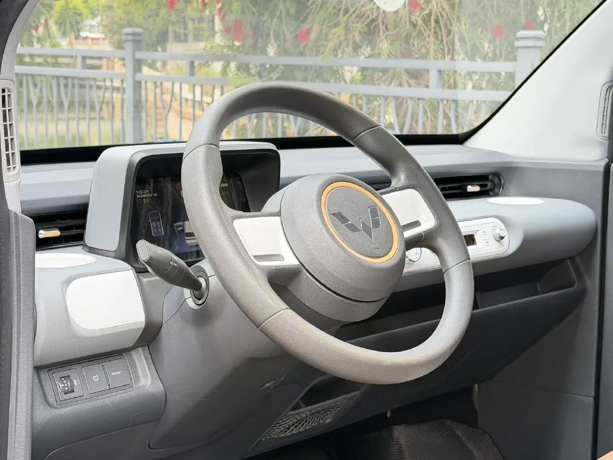2022 WuLing HongGuang MINI EV BEV 17.3KWH,autocango,china used car exporter,china ev exporter,chinese used car exporter,chinese used ev exporter