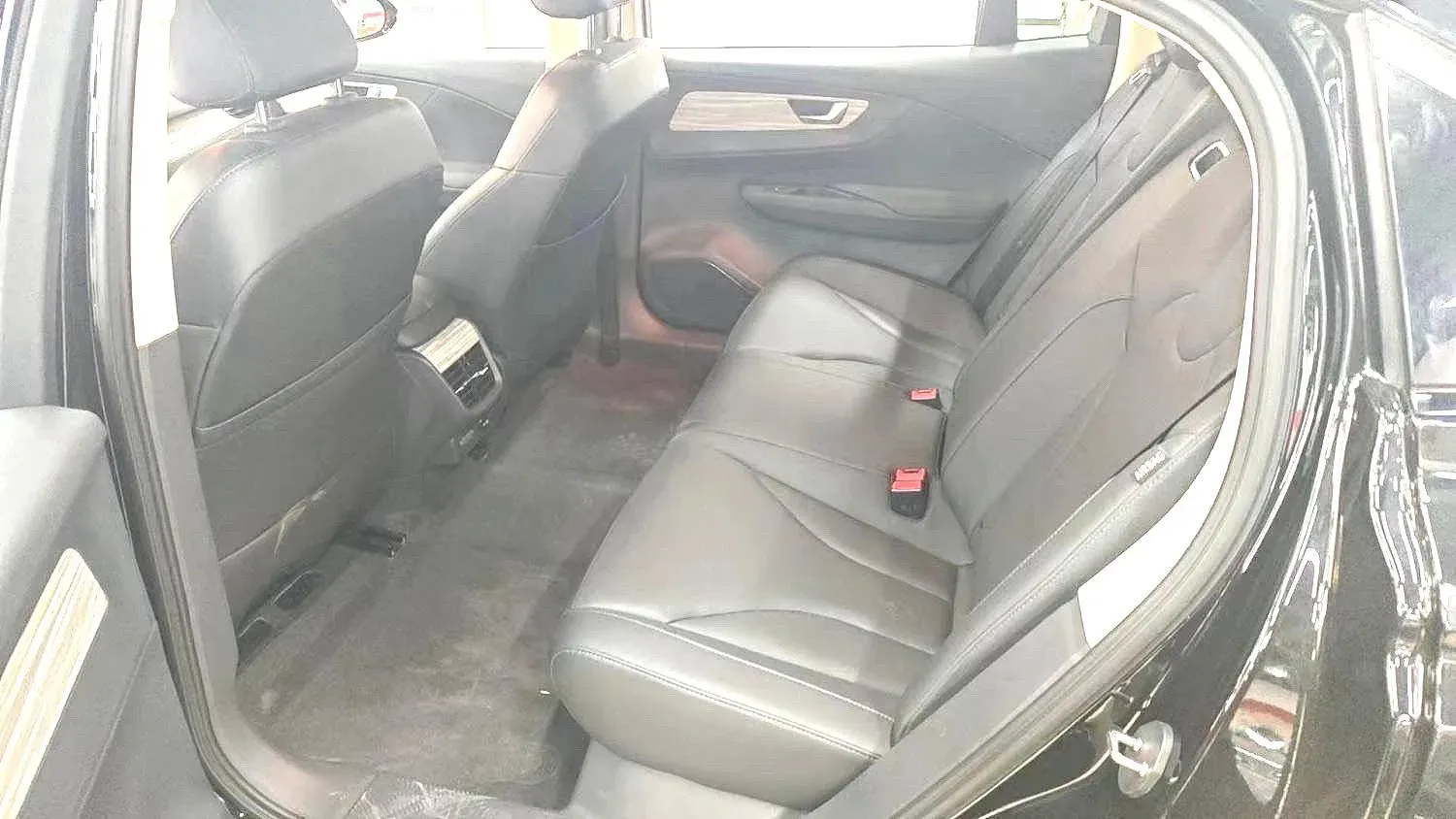 2023 HongQi E-QM5 BEV 54KWH,autocango,china used car exporter,china ev exporter,chinese used car exporter,chinese used ev exporter