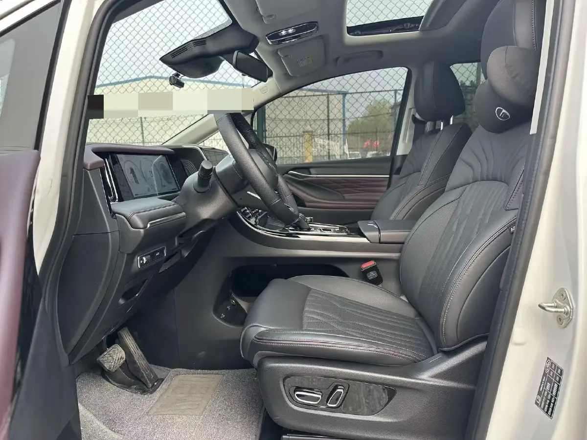 2024 GAC Trumpchi M8 2.0T 252HP L4 8AT,autocango,china used car exporter,china ev exporter,chinese used car exporter,chinese used ev exporter