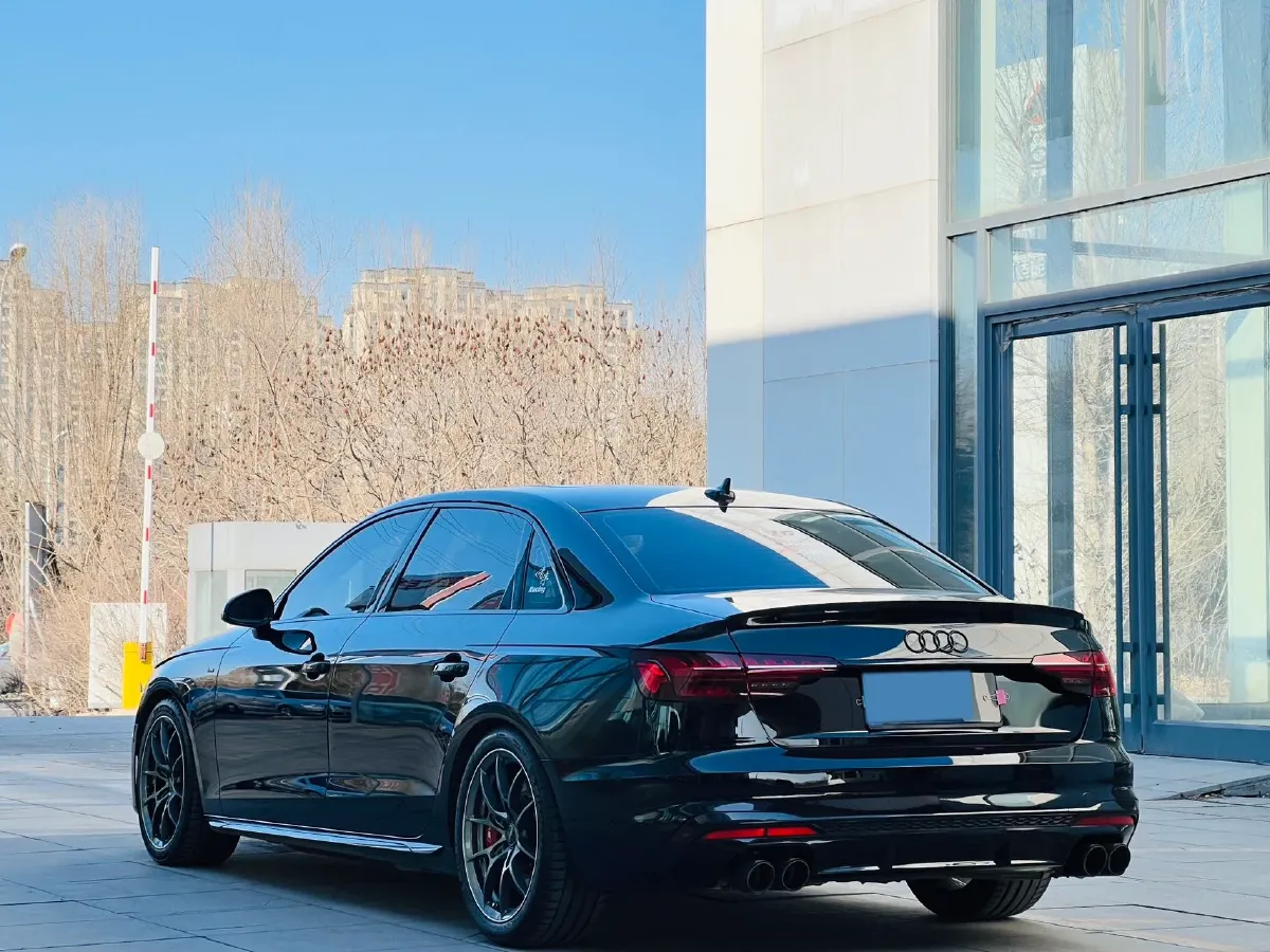 2020 Audi A4L 2.0T 190HP L4 7DCT,autocango,china used car exporter,china ev exporter,chinese used car exporter,chinese used ev exporter