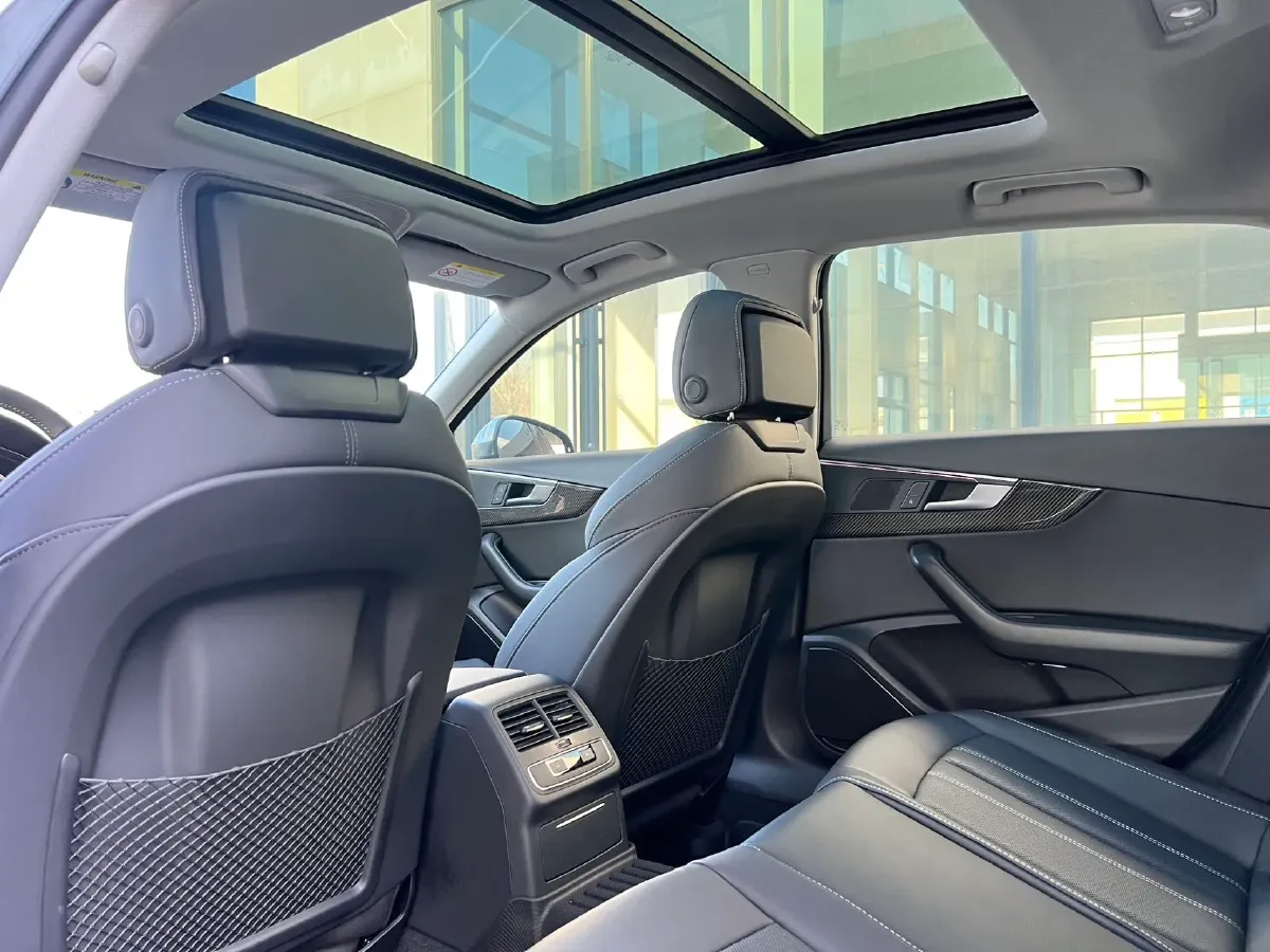 2020 Audi A4L 2.0T 190HP L4 7DCT,autocango,china used car exporter,china ev exporter,chinese used car exporter,chinese used ev exporter