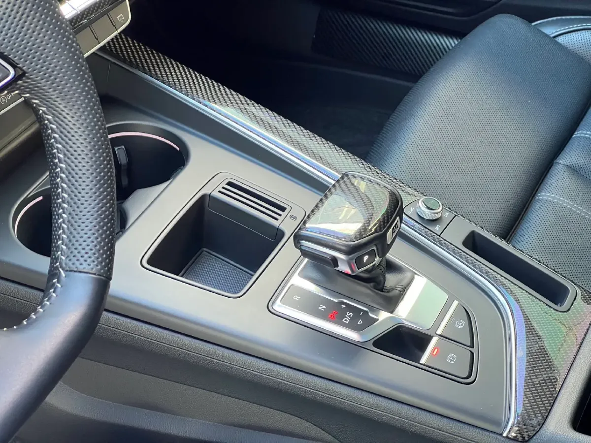 2020 Audi A4L 2.0T 190HP L4 7DCT,autocango,china used car exporter,china ev exporter,chinese used car exporter,chinese used ev exporter