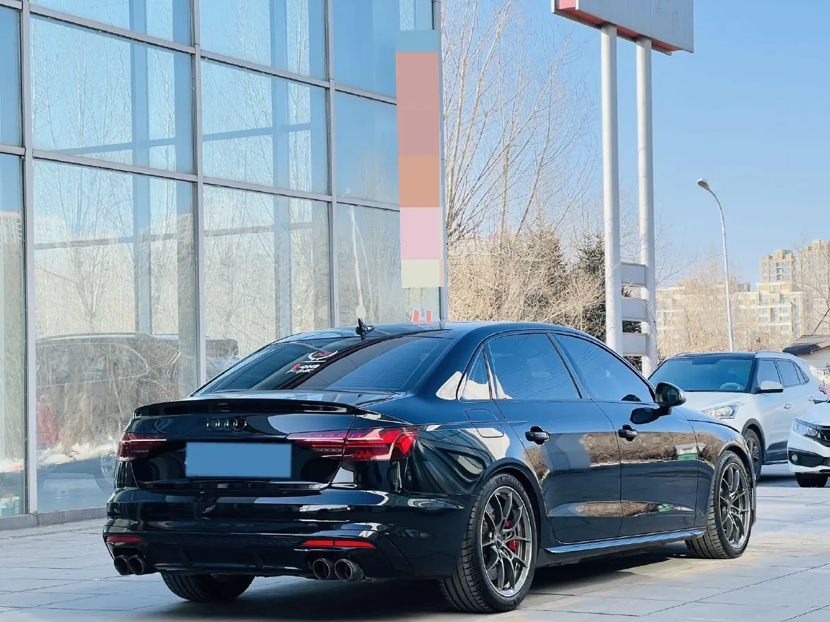 2020 Audi A4L 2.0T 190HP L4 7DCT,autocango,china used car exporter,china ev exporter,chinese used car exporter,chinese used ev exporter