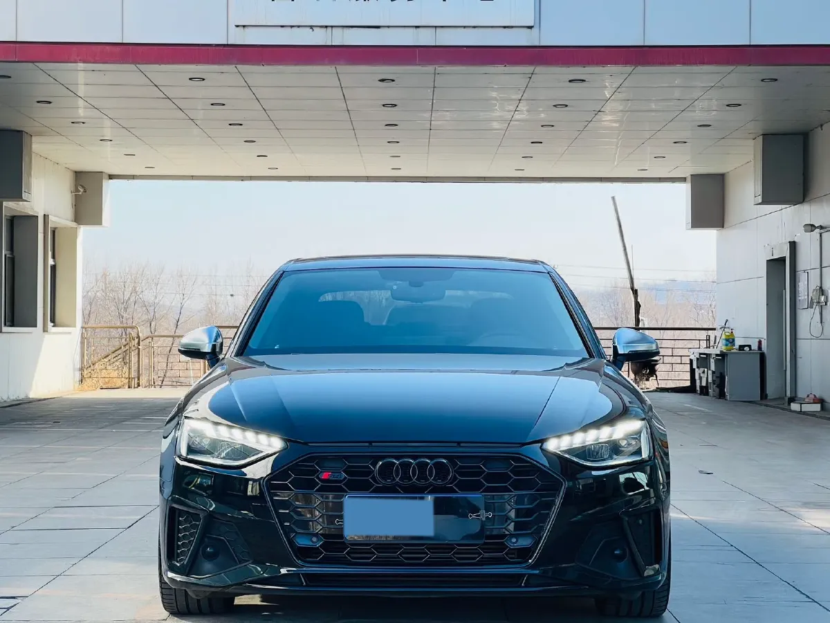2020 Audi A4L 2.0T 190HP L4 7DCT,autocango,china used car exporter,china ev exporter,chinese used car exporter,chinese used ev exporter