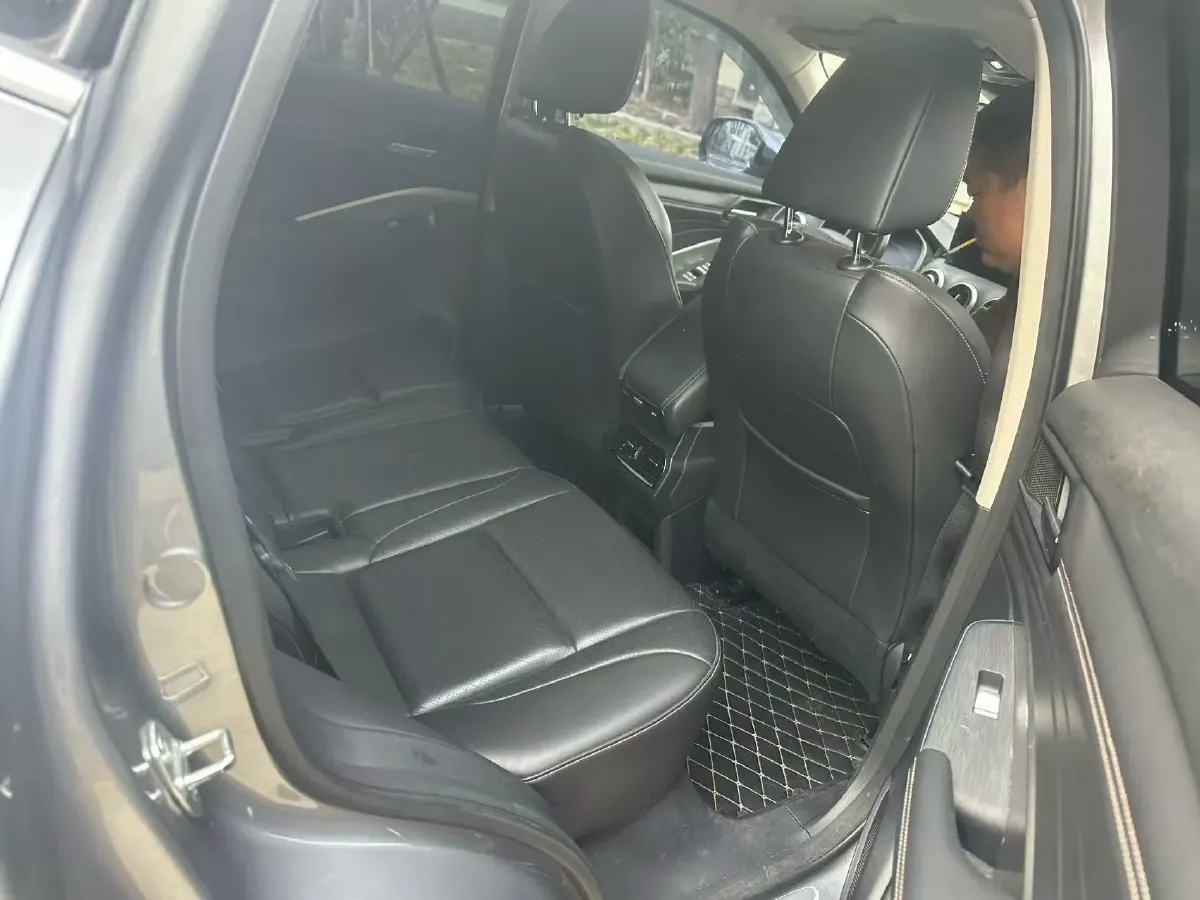 2021 WEY VV6 2.0T 227HP L4 7DCT,autocango,china used car exporter,china ev exporter,chinese used car exporter,chinese used ev exporter