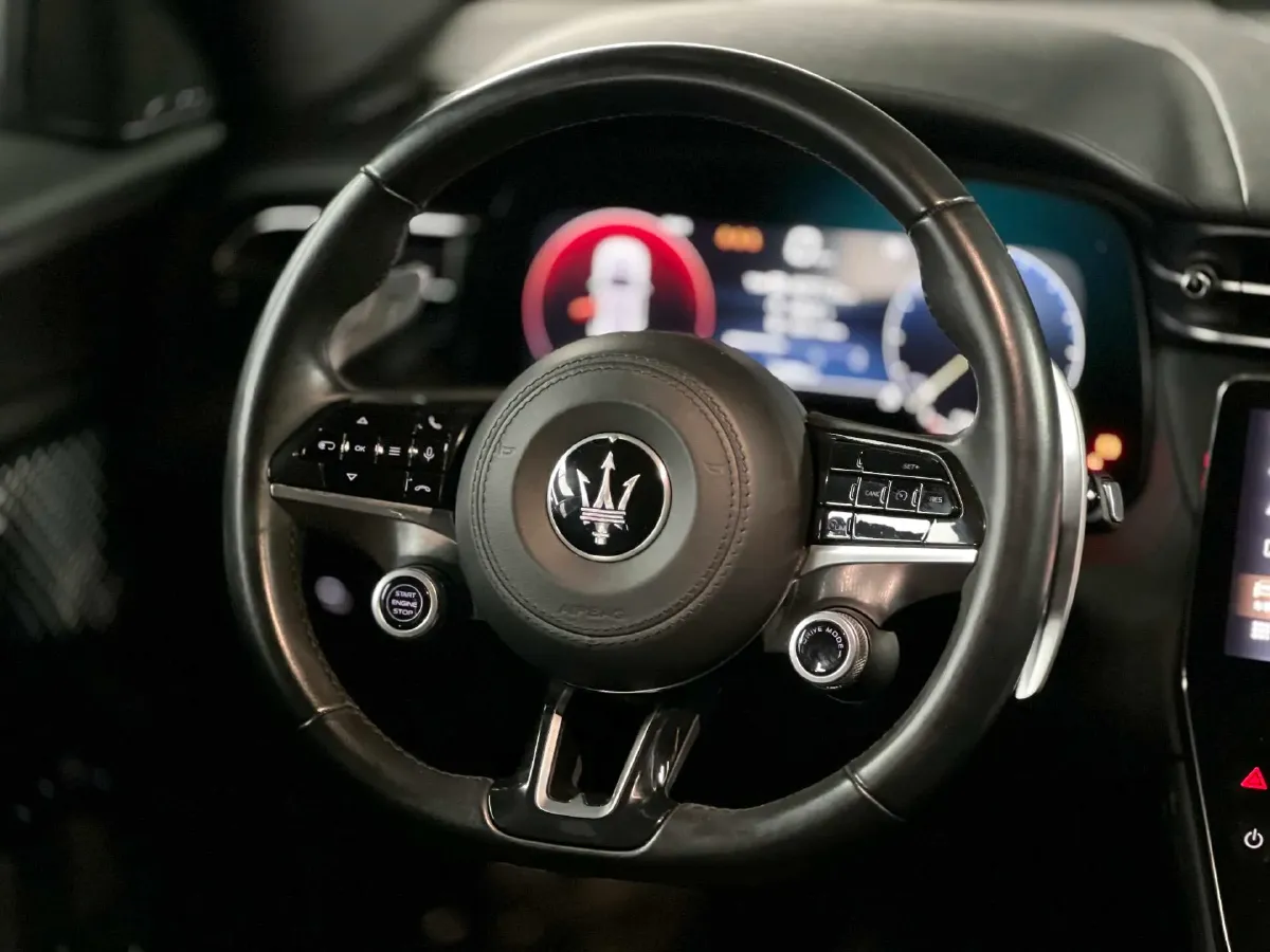 2022 Maserati Levante 2.0T 330HP L4 8AT,autocango,china used car exporter,china ev exporter,chinese used car exporter,chinese used ev exporter