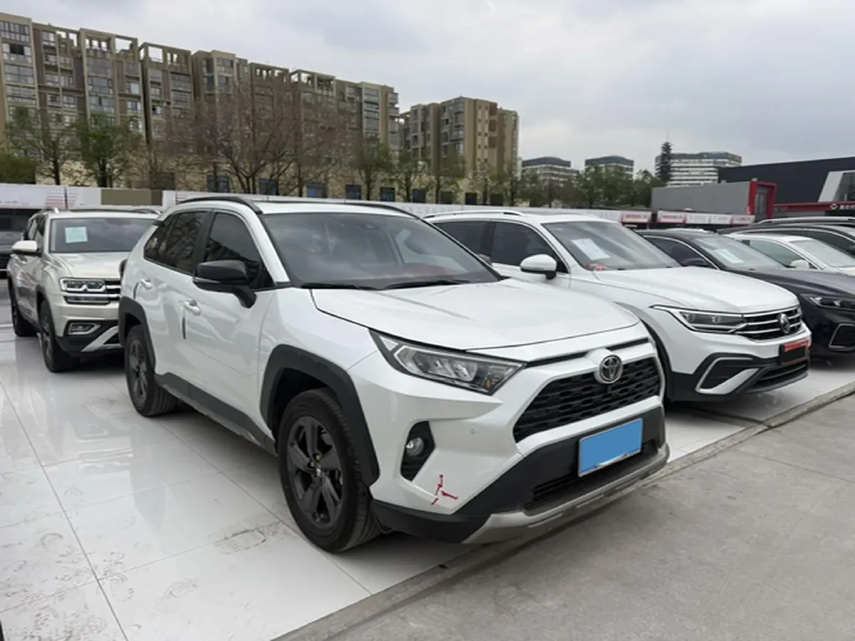 2022 Toyota RAV4 2.0L 171HP L4 CVT,autocango,china used car exporter,china ev exporter,chinese used car exporter,chinese used ev exporter