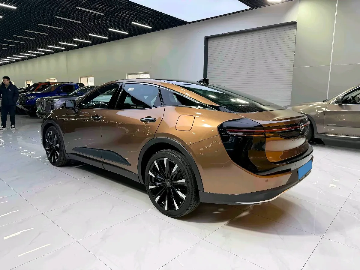 2023 Toyota CrownSportCross 2.4T 269HP L4 6AT Hybrid,autocango,china used car exporter,china ev exporter,chinese used car exporter,chinese used ev exporter