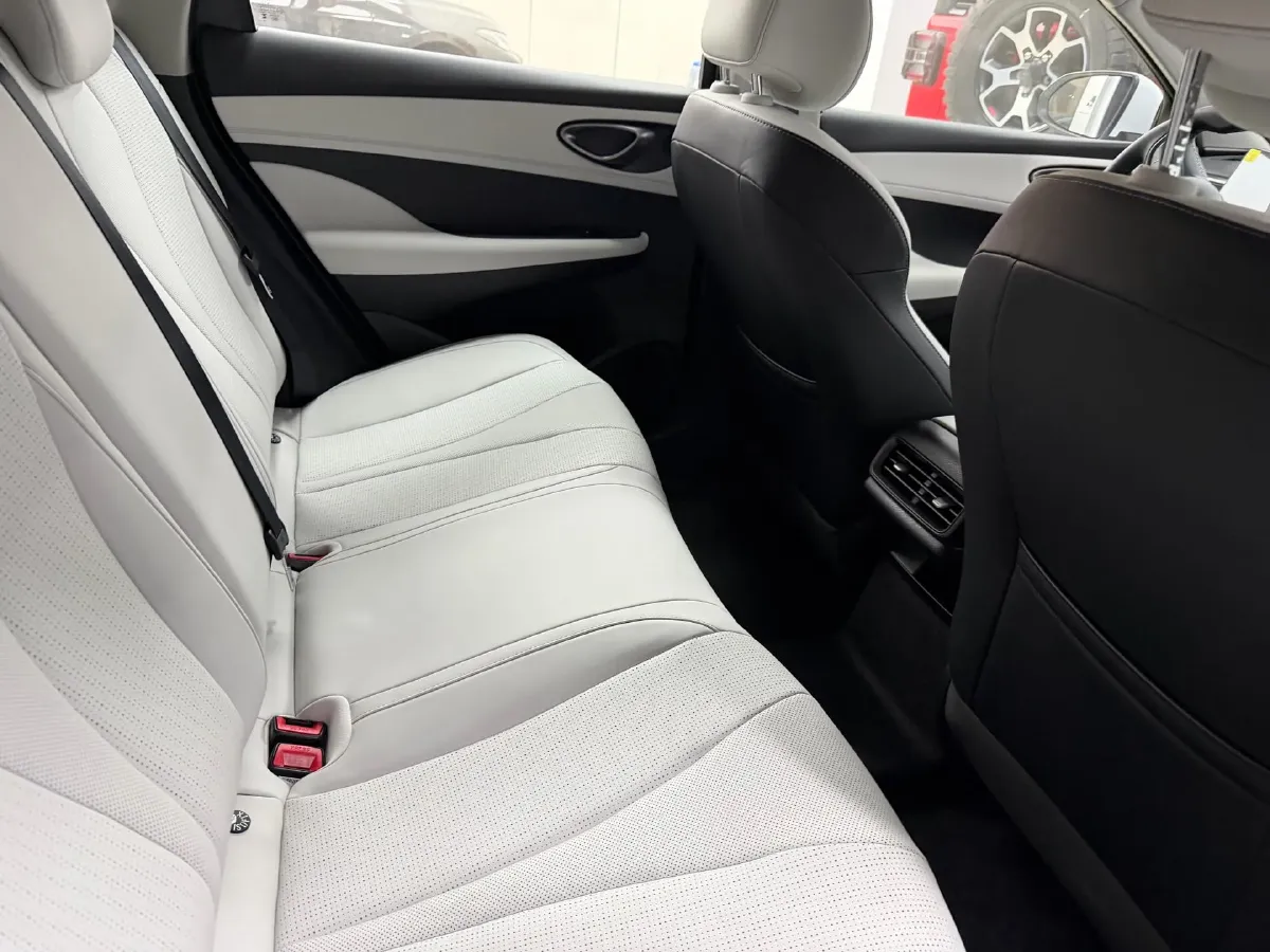 2025 BYD Seal05 DM-i 1.5L 101HP L4 E-CVT PHEV 7.68KWH,autocango,china used car exporter,china ev exporter,chinese used car exporter,chinese used ev exporter