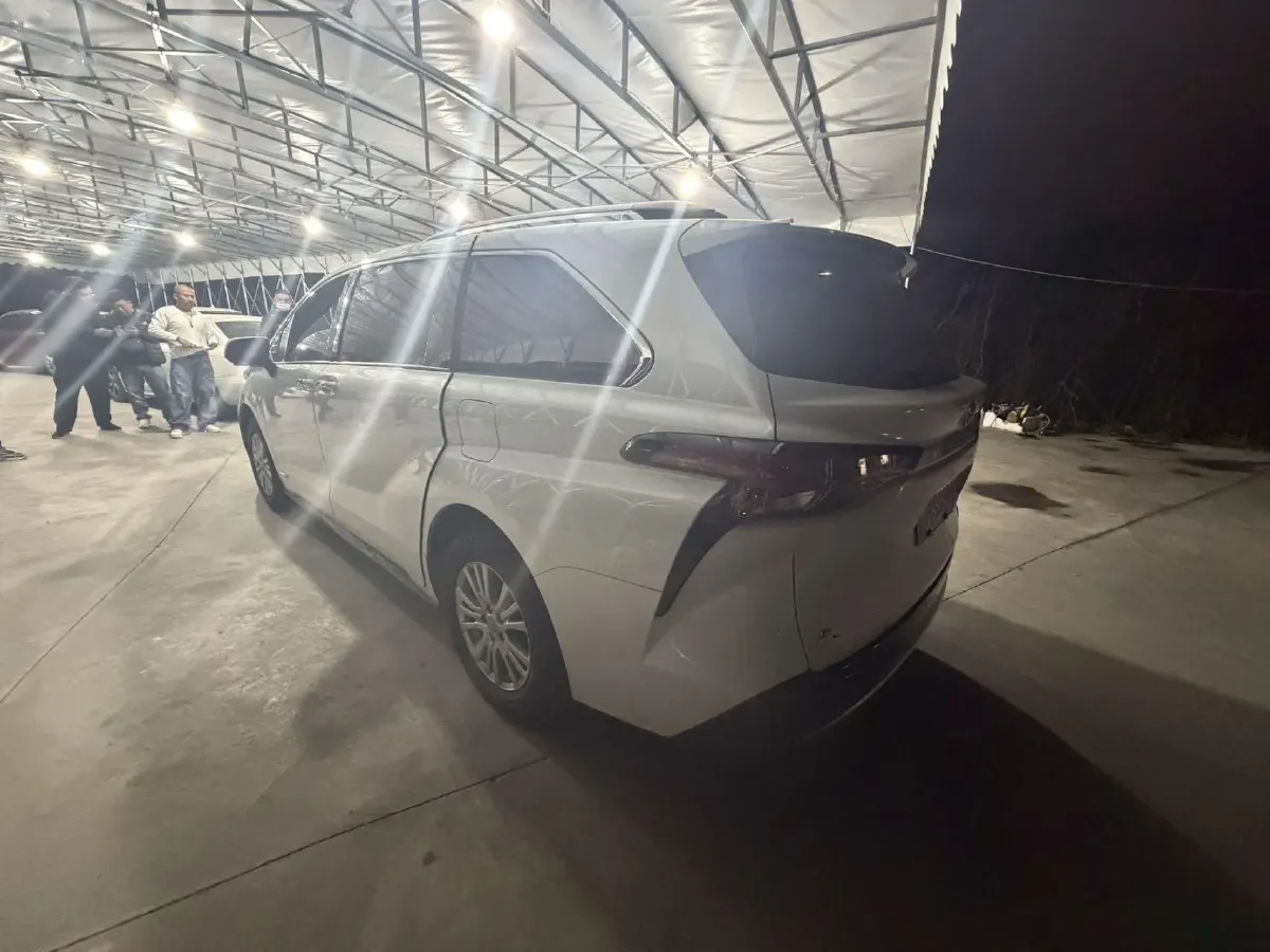 2021 Toyota Sienna 2.5L 192HP L4 E-CVT Hybrid,autocango,china used car exporter,china ev exporter,chinese used car exporter,chinese used ev exporter