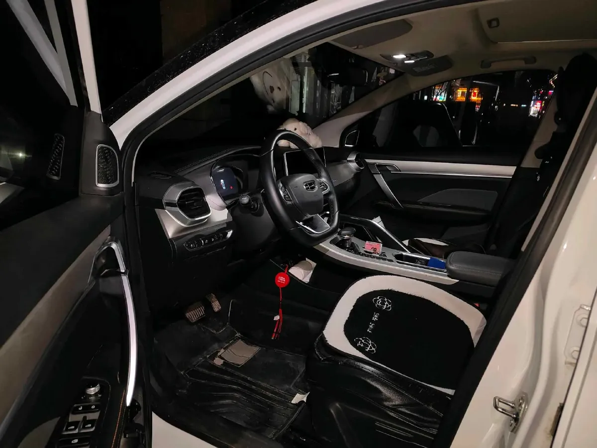 2023 Geely Coolray 1.5T 181HP L4 7DCT,autocango,china used car exporter,china ev exporter,chinese used car exporter,chinese used ev exporter