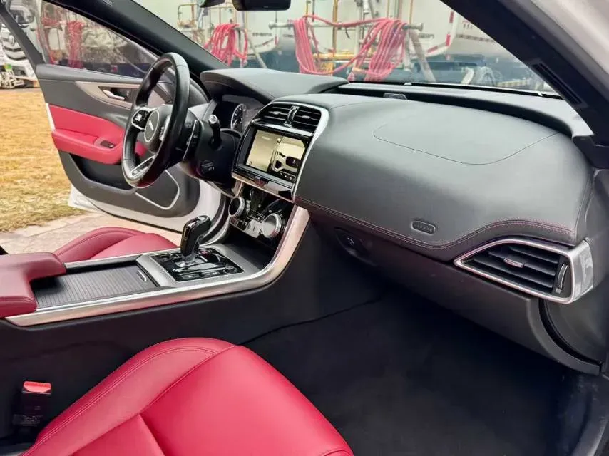 2020 Jaguar XEL 2.0T 200HP L4 8AT,autocango,china used car exporter,china ev exporter,chinese used car exporter,chinese used ev exporter