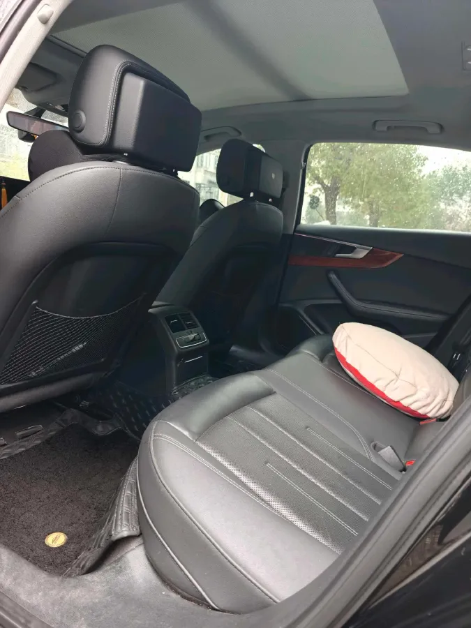 2020 Audi A4L 2.0T 190HP L4 7DCT,autocango,china used car exporter,china ev exporter,chinese used car exporter,chinese used ev exporter