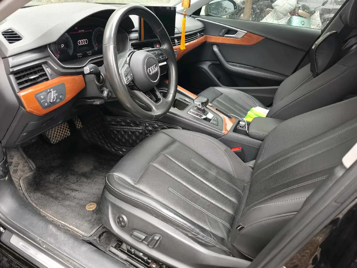 2020 Audi A4L 2.0T 190HP L4 7DCT,autocango,china used car exporter,china ev exporter,chinese used car exporter,chinese used ev exporter