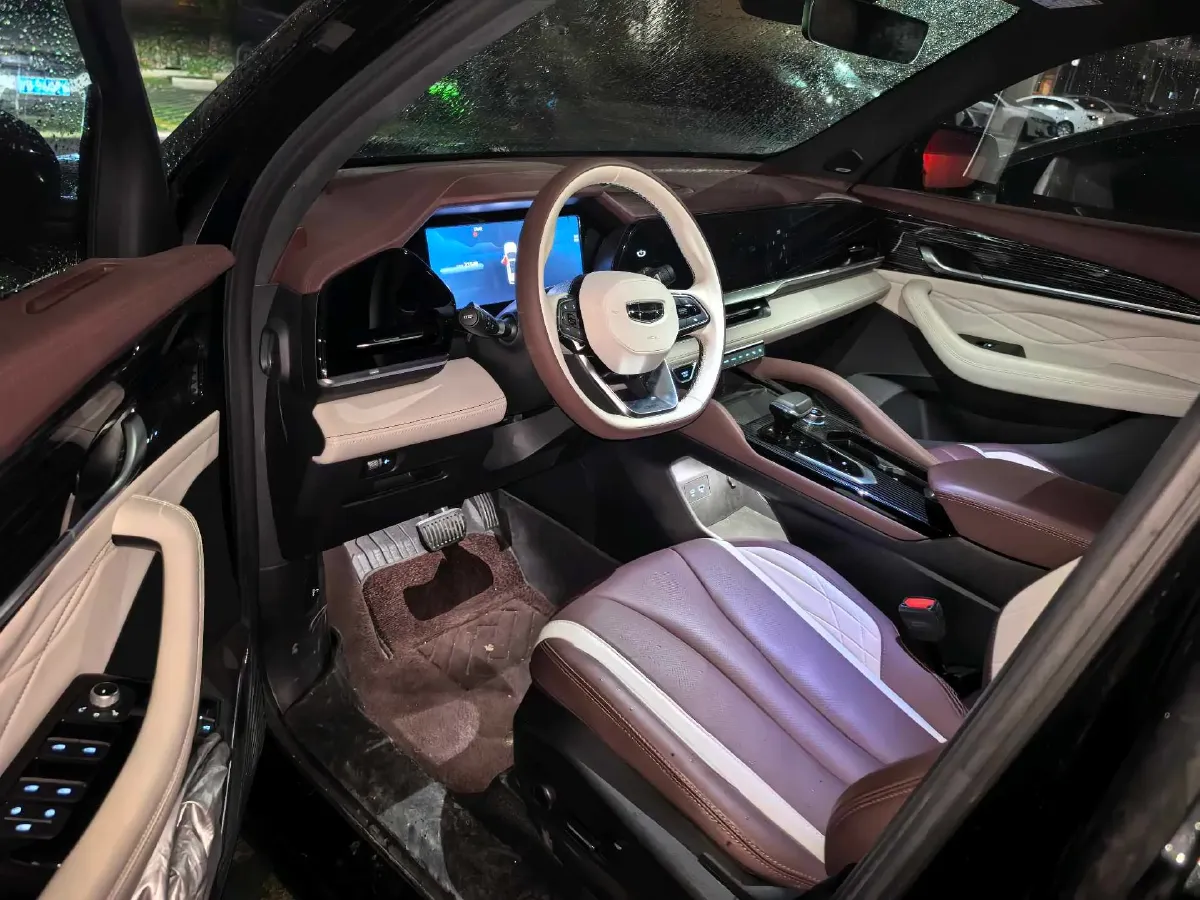 2021 Geely Monjaro 2.0T 218HP L4 7DCT,autocango,china used car exporter,china ev exporter,chinese used car exporter,chinese used ev exporter