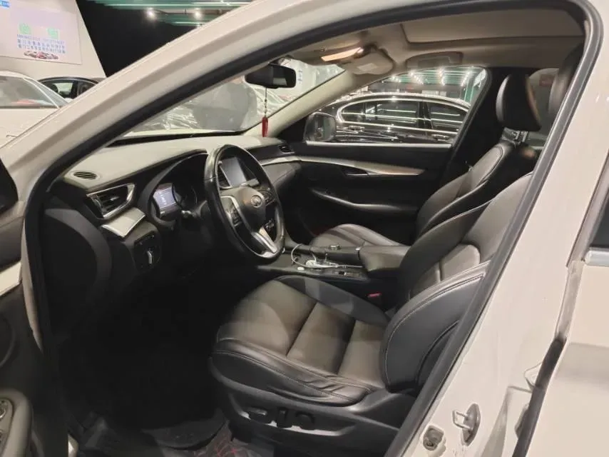 2022 Infiniti QX50 2.0T 245HP L4 CVT,autocango,china used car exporter,china ev exporter,chinese used car exporter,chinese used ev exporter