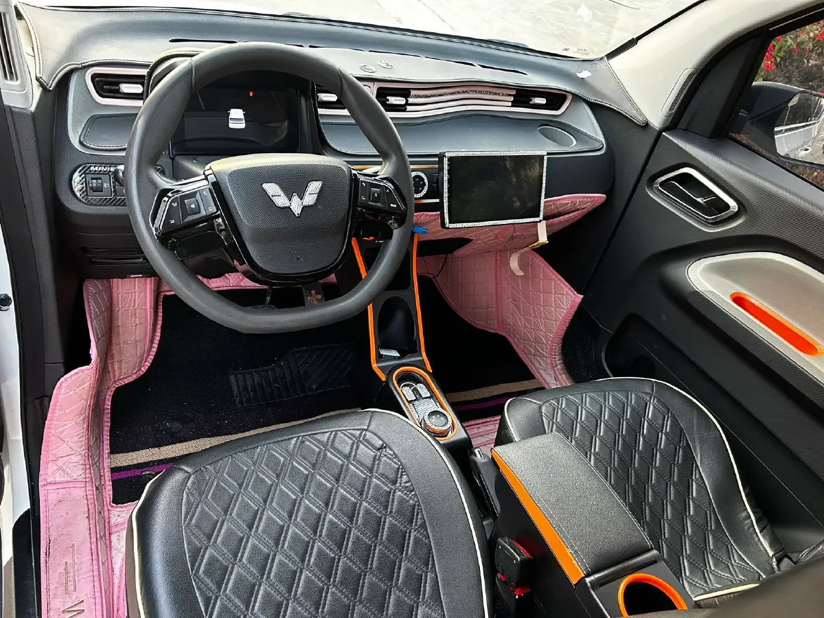 2020 WuLing HongGuang MINI EV BEV 13.8KWH,autocango,china used car exporter,china ev exporter,chinese used car exporter,chinese used ev exporter