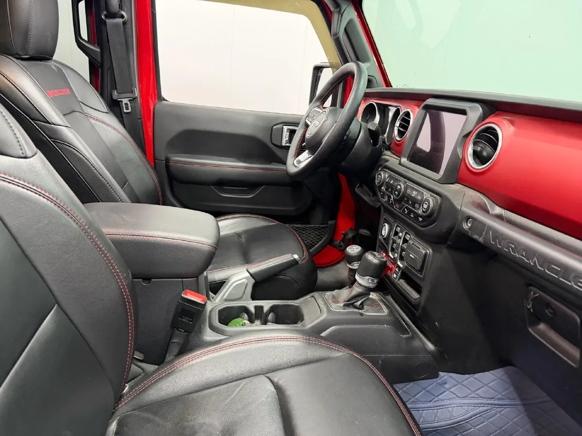 2021 Jeep Wrangler 2.0T 266HP L4 8AT,autocango,china used car exporter,china ev exporter,chinese used car exporter,chinese used ev exporter