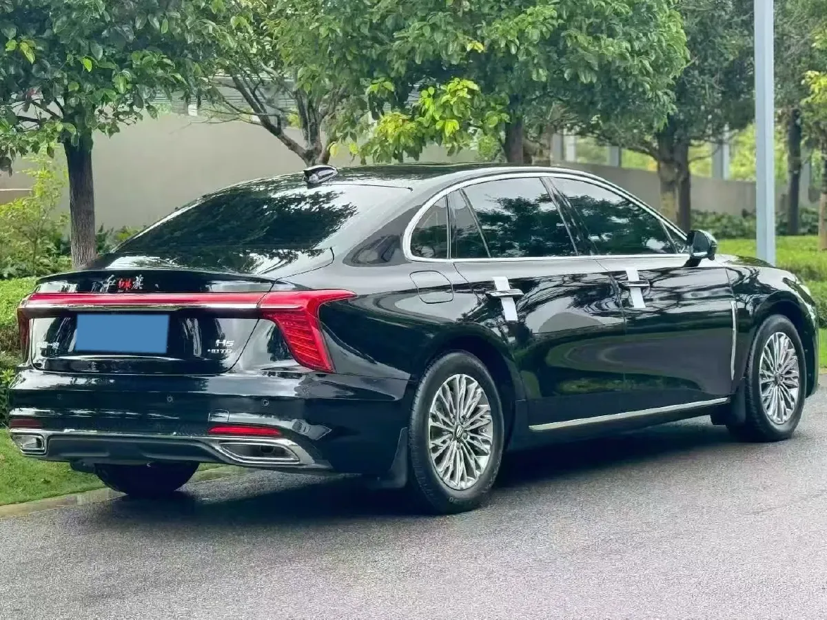 2024 HongQi H5 2.0T 224HP L4 8AT,autocango,china used car exporter,china ev exporter,chinese used car exporter,chinese used ev exporter