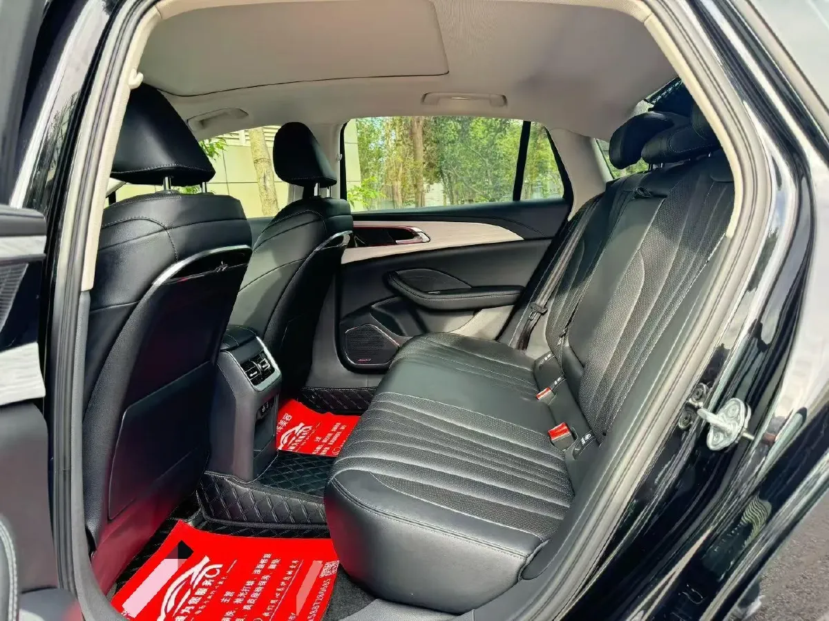 2024 HongQi H5 2.0T 224HP L4 8AT,autocango,china used car exporter,china ev exporter,chinese used car exporter,chinese used ev exporter