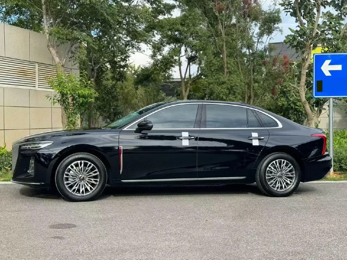 2024 HongQi H5 2.0T 224HP L4 8AT,autocango,china used car exporter,china ev exporter,chinese used car exporter,chinese used ev exporter