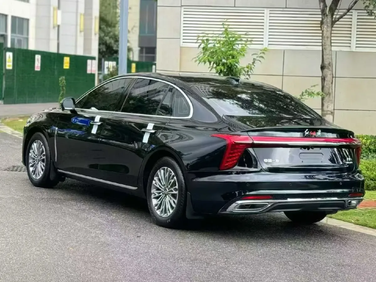 2024 HongQi H5 2.0T 224HP L4 8AT,autocango,china used car exporter,china ev exporter,chinese used car exporter,chinese used ev exporter