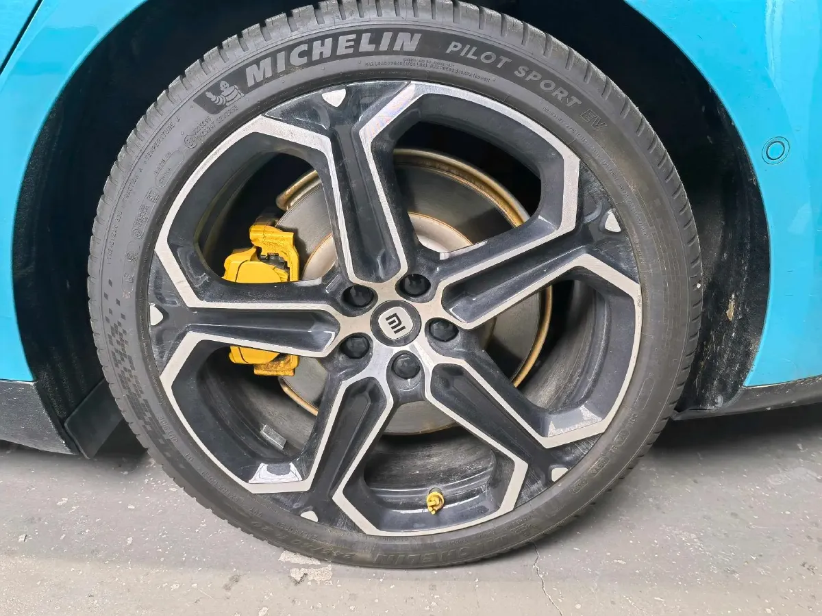 2024 MI SU7 BEV 73.6KWH,autocango,china used car exporter,china ev exporter,chinese used car exporter,chinese used ev exporter