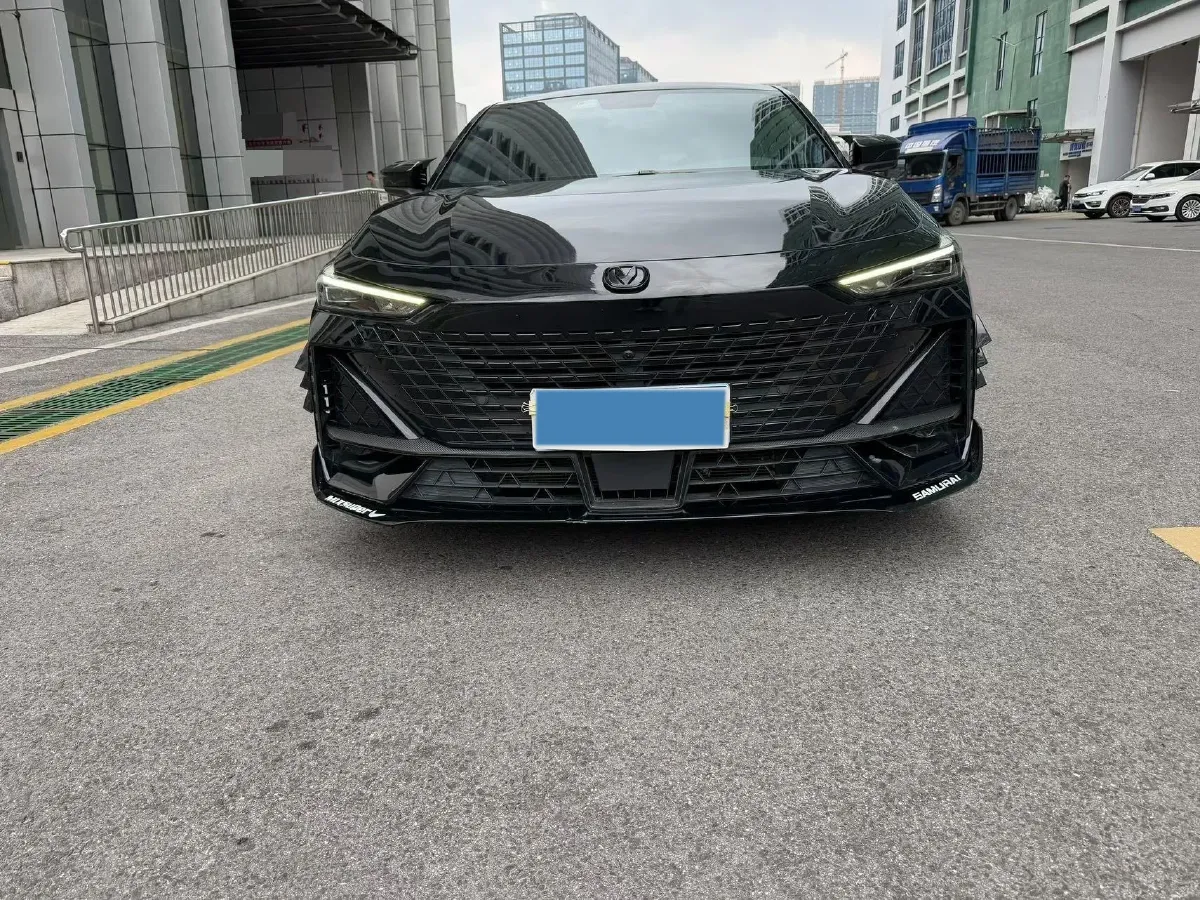 2022 ChangAn UNI-V 1.5T 188HP L4 7DCT,autocango,china used car exporter,china ev exporter,chinese used car exporter,chinese used ev exporter