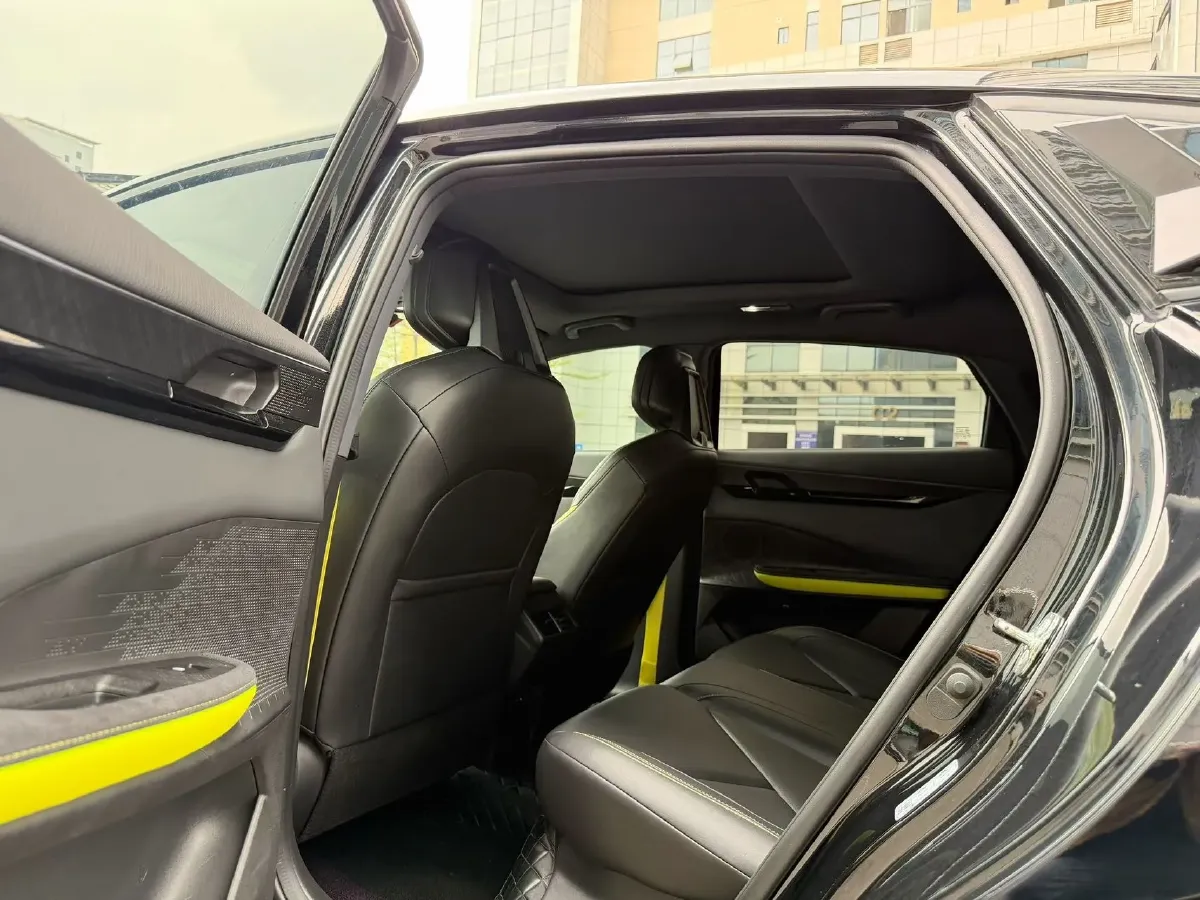 2022 ChangAn UNI-V 1.5T 188HP L4 7DCT,autocango,china used car exporter,china ev exporter,chinese used car exporter,chinese used ev exporter